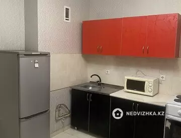 1-комнатная квартира, этаж 10 из 12, 34 м²