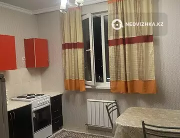 1-комнатная квартира, этаж 10 из 12, 34 м²