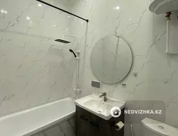 1-комнатная квартира, этаж 1 из 9, 37 м²