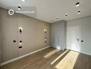 2-комнатная квартира, этаж 4 из 10, 68 м²