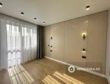 2-комнатная квартира, этаж 4 из 10, 68 м²