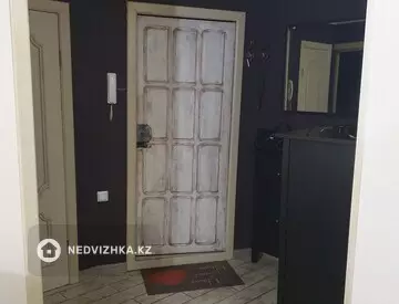 4-комнатная квартира, этаж 9 из 10, 79 м²
