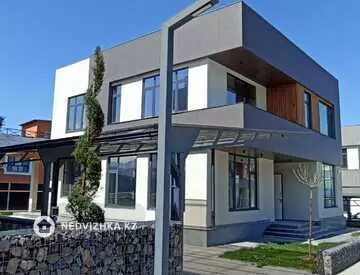 6-комнатный дом, 6 соток, 367 м²