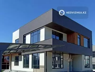 6-комнатный дом, 6 соток, 367 м²