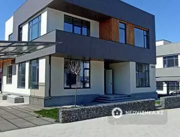 6-комнатный дом, 6 соток, 367 м²
