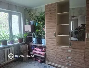 3-комнатная квартира, этаж 2 из 5, 57 м², На длительный срок
