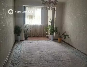 3-комнатная квартира, этаж 2 из 5, 57 м², На длительный срок