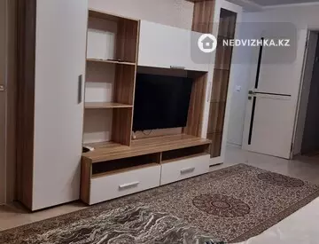 2-комнатная квартира, этаж 2 из 4, 45 м², На длительный срок