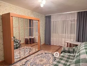 1-комнатная квартира, этаж 3 из 5, 33 м²