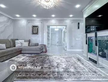 4-комнатная квартира, этаж 7 из 13, 200 м²