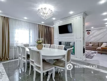 4-комнатная квартира, этаж 7 из 13, 200 м²