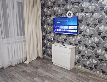 1-комнатная квартира, этаж 3 из 5, 35 м², Посуточно