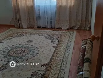 1-комнатная квартира, этаж 4 из 5, 37 м²