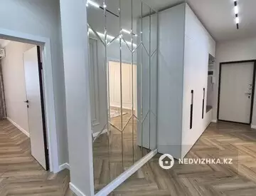 2-комнатная квартира, этаж 6 из 9, 69 м², На длительный срок