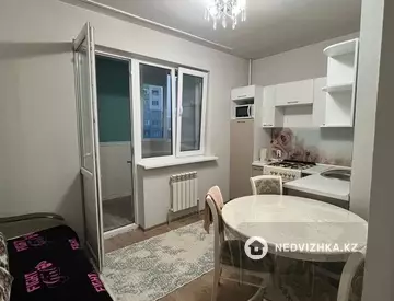 1-комнатная квартира, этаж 3 из 9, 44 м², На длительный срок