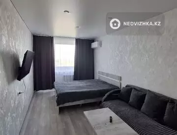 1-комнатная квартира, этаж 8 из 12, 35 м², Посуточно