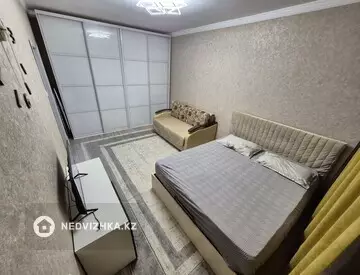 1-комнатная квартира, этаж 6 из 9, 45 м², На длительный срок