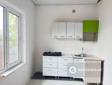 3-комнатная квартира, этаж 1 из 2, 40 м², На длительный срок