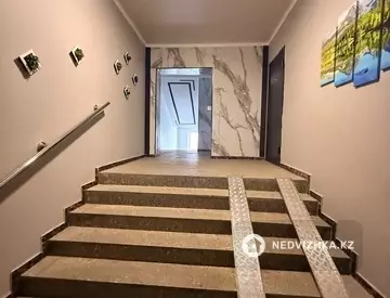 2-комнатная квартира, этаж 9 из 9, 63 м², Посуточно