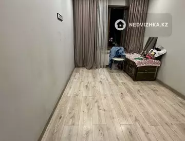 4-комнатная квартира, этаж 4 из 5, 73 м²