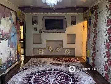 3-комнатная квартира, этаж 3 из 4, 58 м², На длительный срок