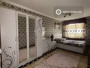 3-комнатная квартира, этаж 3 из 4, 58 м², На длительный срок