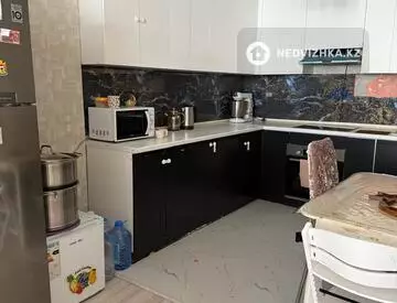 4-комнатная квартира, этаж 10 из 14, 110 м²