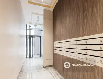 4-комнатная квартира, этаж 8 из 8, 158 м²