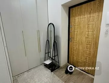 1-комнатная квартира, этаж 3 из 8, 39 м²