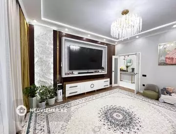 3-комнатная квартира, этаж 9 из 12, 90 м²