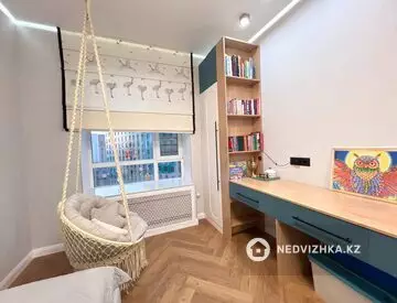 3-комнатная квартира, этаж 9 из 12, 90 м²