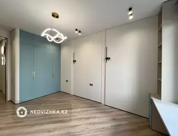 3-комнатная квартира, этаж 3 из 17, 93 м²