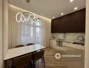 3-комнатная квартира, этаж 3 из 17, 93 м²