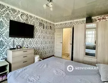 4-комнатная квартира, этаж 4 из 6, 102 м²