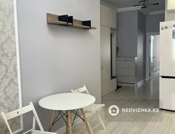 2-комнатная квартира, этаж 3 из 3, 49 м², На длительный срок