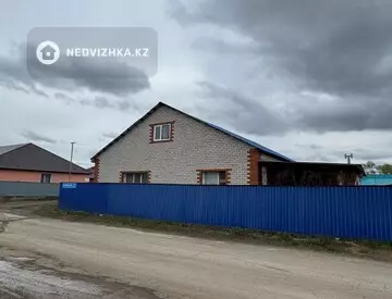 5-комнатный дом, 4 соток, 200 м²