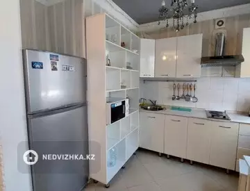 2-комнатная квартира, этаж 3 из 5, 47 м², На длительный срок