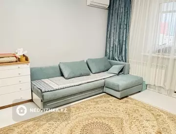 1-комнатная квартира, этаж 10 из 10, 38 м²