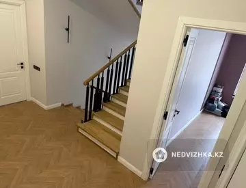 8-комнатный таунхаус, 10 соток, 360 м²
