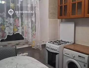 2-комнатная квартира, этаж 3 из 5, 40 м²