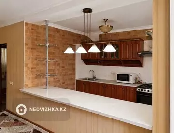 3-комнатная квартира, этаж 2 из 4, 65 м²