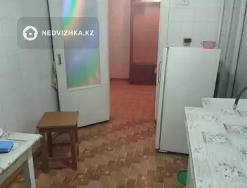 2-комнатная квартира, этаж 4 из 5, 52 м²