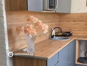 3-комнатная квартира, этаж 3 из 3, 72 м², Посуточно