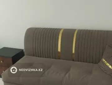 3-комнатная квартира, этаж 3 из 5, 64 м², На длительный срок