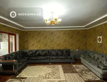 2-комнатная квартира, этаж 4 из 5, 55 м²