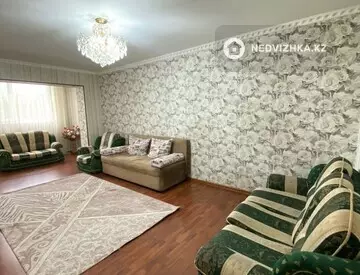 2-комнатная квартира, этаж 4 из 5, 55 м²