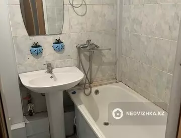 2-комнатная квартира, этаж 4 из 5, 60 м²
