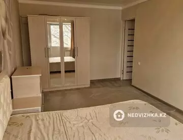 1-комнатная квартира, этаж 3 из 5, 32 м²