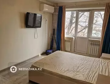1-комнатная квартира, этаж 3 из 5, 32 м²