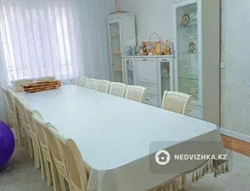 5-комнатный дом, 680 соток, 149 м²
